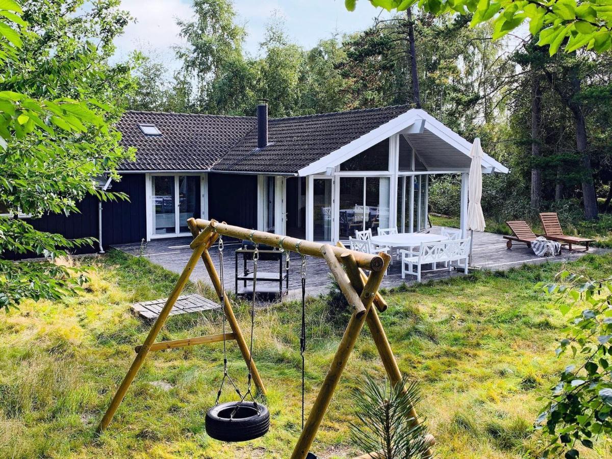 8 Person Holiday Home In Gedser Bagian luar foto